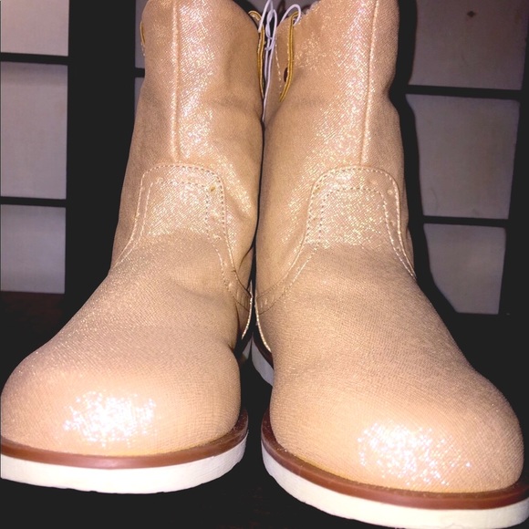 Children's Place Winter Boots & Fashion Gold Glistening Fleece lined NWT sz 2 - Picture 7 of 16